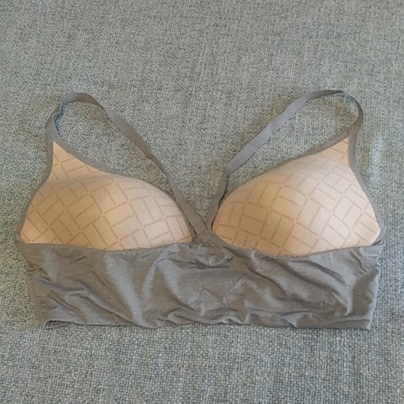Victoria's secret lightly lined plunge bra, VGUC - Picture 2 of 3